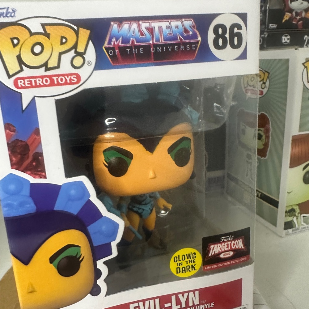 Funko Retro Toys Evil-Lyn 86 Blue and Yellow Figure TARGETCON
